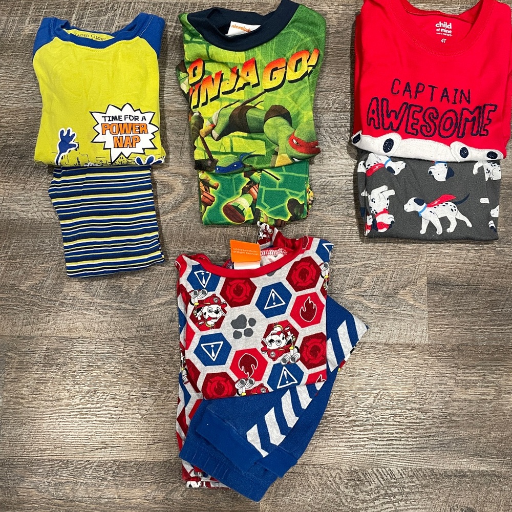 Kids Graphic Pajama Set